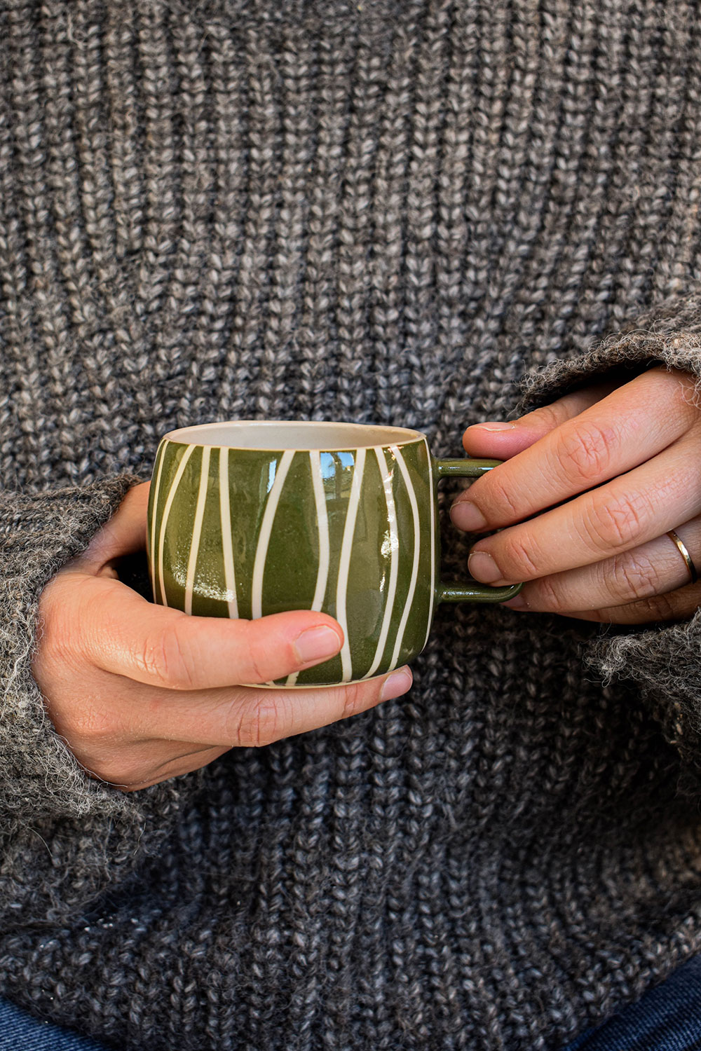 tasse couleur rayée verte main anse